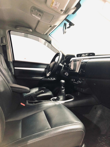 Toyota Hilux 2.8 Cd Srv Pack 177cv 4x2 2017