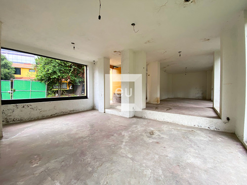 Terreno En Venta En Privada En La Zona De Lomas Altas