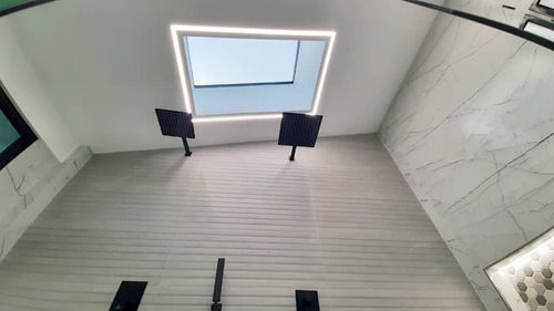 Colinas De Bello Monte Cerca De Valle Arriba Casa En Venta De 450m2