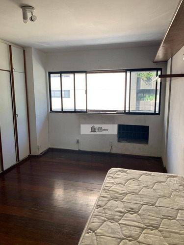Imagem 6 de 14 de Apartamento À Venda - Ponta Verde - Beira Mar - Com 225 M² - Com 4 Quartos / 2 Suítes - Por R$ 1.150.000 - Ap0003