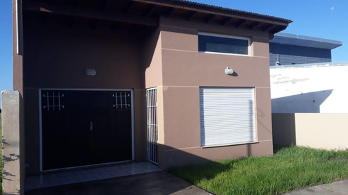 Venta Casa 3 Ambientes Tipo Ph Zona Barrio Felix U Camet