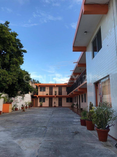 Imagen 3 de 19 de Venta De Hotel En Funcionamiento En El Centro