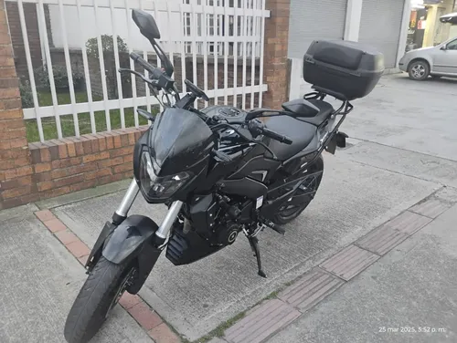 Moto Dominar D250- Modelo 2023 En Excelente Estado Color