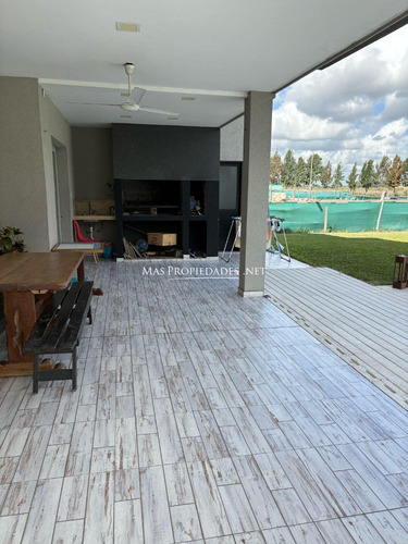 Casa En Alquiler En Barrio Cruz Del Sur Canning