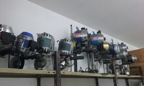 Imagen 3 de 8 de Compro Maquina De Coser, Tejer ,repuestos Y Reparaciones