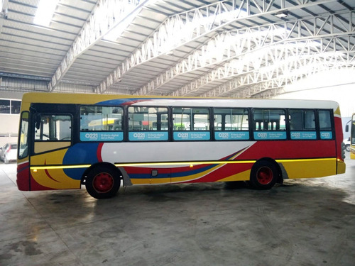 Mercedes Benz Of 1418 - Modelo 2012