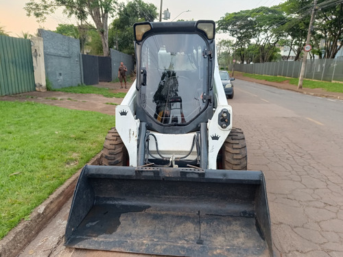 Mini-carregadeira Bobcat S530 Ref.242888