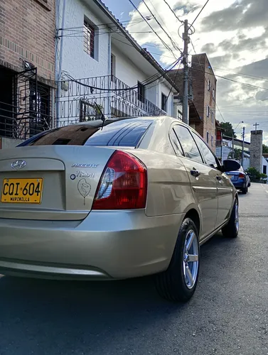 Hyundai Accent 1.4 Gls 4 p
