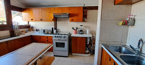 Arriendo 2 Habitaciones En Las Condes, Casa Familiar.
