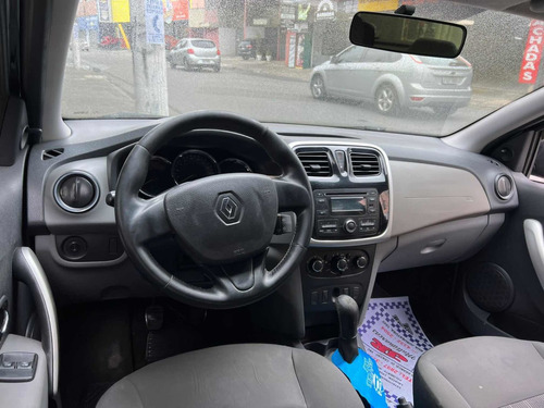 Imagem 8 de 12 de Renault Logan 2015 1.0 16v Expression Hi-flex 4p