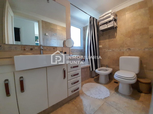 Imagen 7 de 15 de Apartamento Con Vista Al Mar De 4 Dormitorios En Playa Mansa