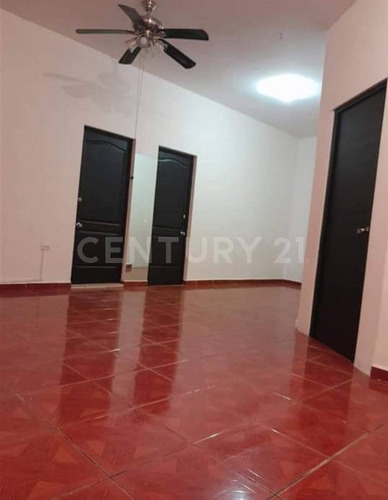 Local Comercial En Vebnta En Camino Real En Guadalupe