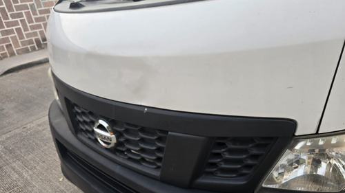 Nissan Urvan 2.5 Panel Amplia Mt