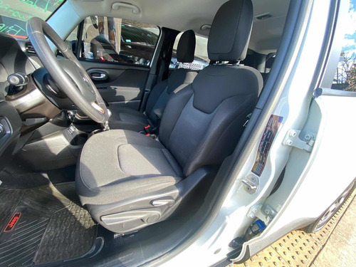 Imagen 7 de 9 de Jeep Renegade 1.8 Sport 2017