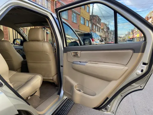 Toyota Fortuner 2.7 cc gasolina automática 4*2.