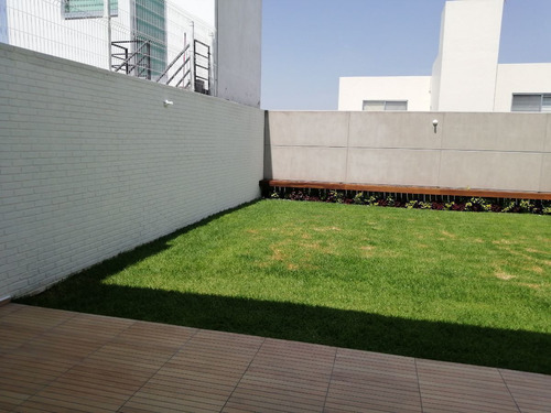 Se Vende Hermosa Casa En El Refugio, Estudio, Jardín, 3 Recamaras, Equipada..