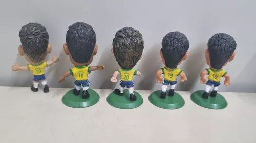 Tribuna do Paraná distribui minicraques da seleção brasileira