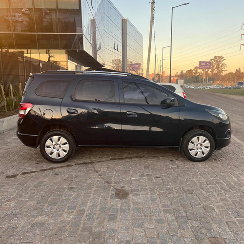 Imagen 7 de 16 de Chevrolet Spin 1.8 Lt 5as 105cv