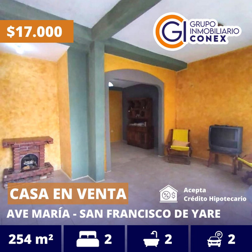 Se Vende Casa 254.40m² 2h / 2b / 4p Ave María 1716