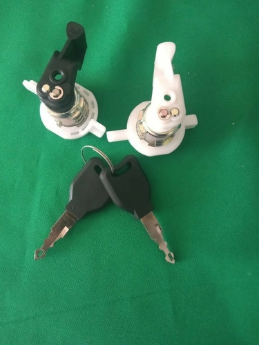 Imagen 2 de 4 de Cilindros Para Cerradura Puerta Nissan Platina