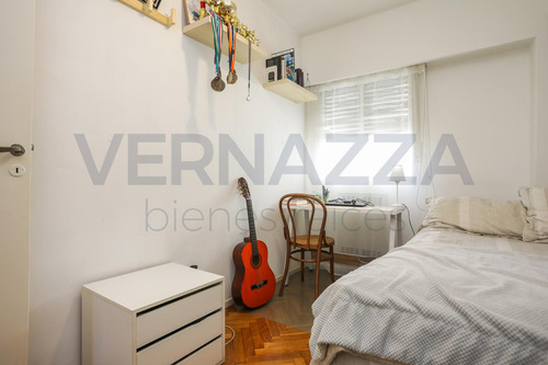 Apto Crédito! Cómodo Y Luminoso 4 Ambientes Con Escritorio En Caballito.