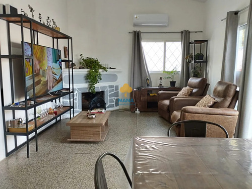 Venta, Casa 3 Dormitorios Sobre Avenida Principal, A 100 Metros Del Mar, Atlántida Pinares