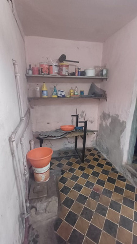 Casa 4 Ambientes Con Cochera Y Parque.
