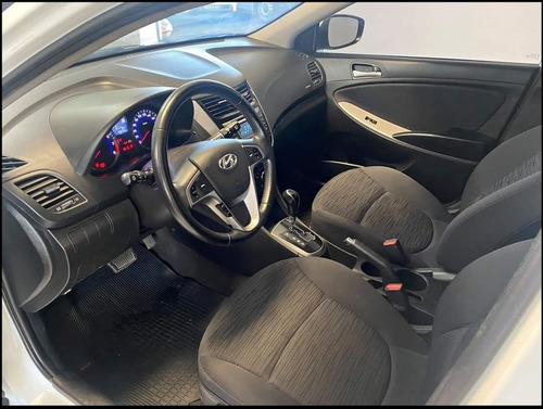Amaya Hyundai Accent Gls 1.4i Automatico Extra Full Año 2015