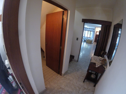 Imagen 11 de 14 de Impecable Chalet A La Venta En Barrio San Rafael