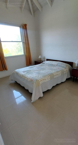 Apta Credito. 3 Dormitorios Y Area De Servicio. Lote Interno.