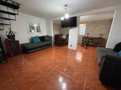 En Venta Casa Aislada De 3 Dorm. 2 Baños En Quilicura