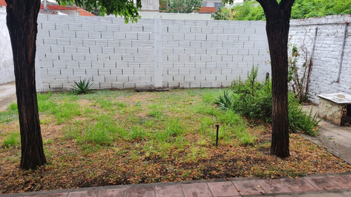 Excelente Ph 3 Ambientes En Dos Plantas Con Amplio Jardín, Lavadero Cubierto Y Balcón. Sobre Av. Arieta, Excelente Ubicación