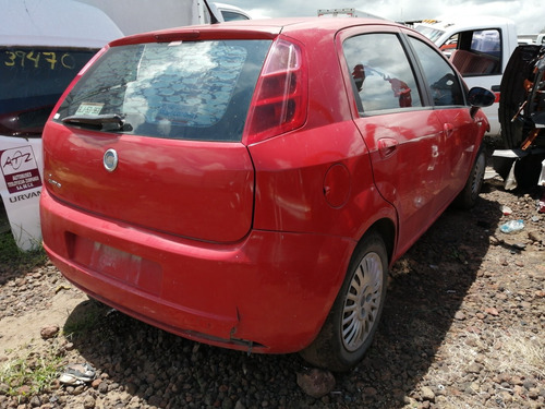 Imagen 2 de 10 de Fiat Punto Estándar Por Partes