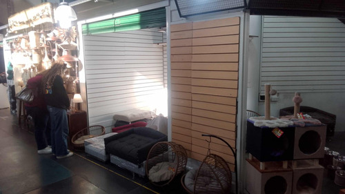 Se Transfiere Puesto En Puerto De Frutos Leer