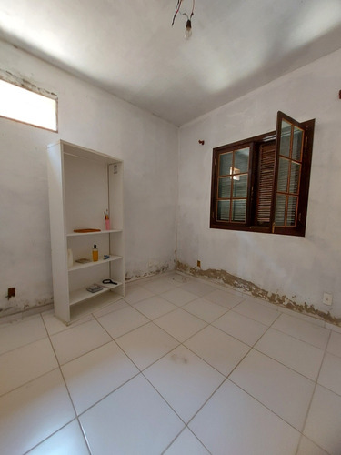 Casa De 2 Andares Com 4 Quartos.