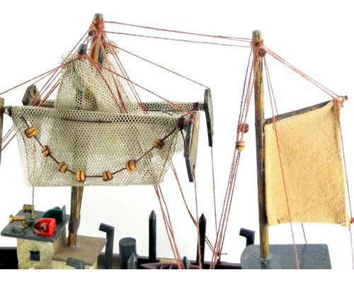 Barco Pesqueiro Decorativo 30 Cm - Em Madeira Maciça 30 X 27