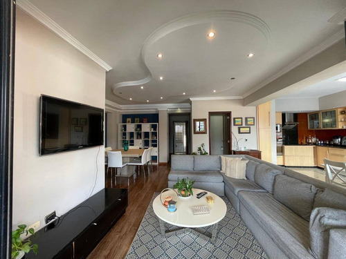 Apartamento En Venta En Res. Mirage. Urb. El Bosque.
