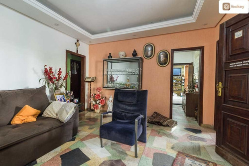 Imagem 2 de 15 de Aluguel De Casa Com 374m² E 7 Quartos - 10789
