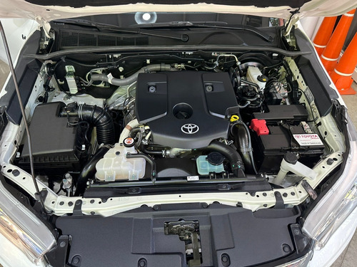 Imagen 7 de 10 de Toyota Hilux 2.4 C/s 4x4 Tdi Dx 150cv