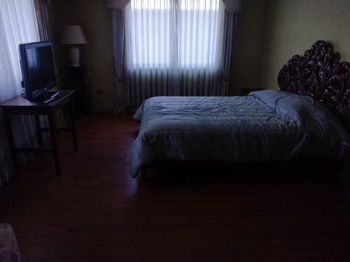 1 Poniente, C/s Muebles, 3 D, 2 B, Pieza Y Baño Servicio
