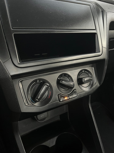 Volkswagen Saveiro 1.6 Robust Cab. Simples Total Flex 2p