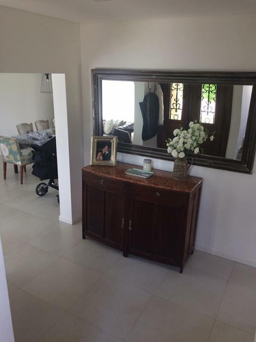 Casa En Venta De 3 Dormitorios En Barrio Privado La Comarca, Sobre Corredor Bancalari.