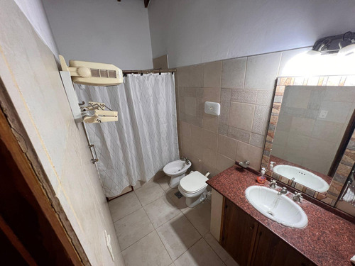 Casa En Venta - 3 Dormitorios 4 Baños - Cochera - 1.500mts2 - General Rodríguez