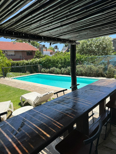 Casa Con Pileta Zona Parque Miguel Lillo