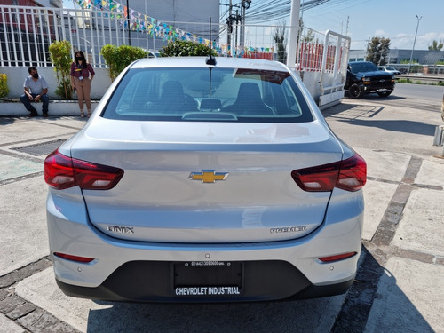 Imagen 4 de 12 de Chevrolet Onix 2021 1.2t Premier L At