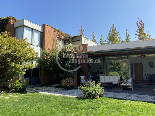 Casa En Arriendo De 5 Dorm. Golf De Manquehue