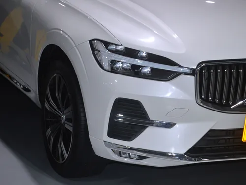 Volvo XC60 B6 INSCRIPTION HIBRIDA 4WD