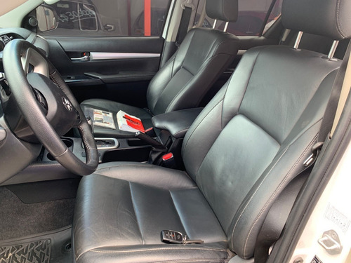 Imagem 10 de 10 de Hilux Srx Cab Dupla 4x4 Automatica