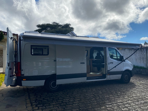 Imagem 2 de 15 de Motorhome - Fabricação E Montagem De Motorhome