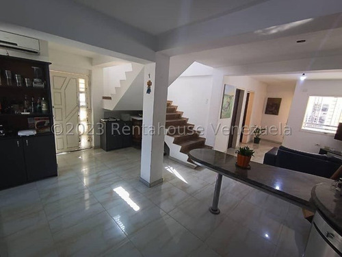Imagen 4 de 19 de Townhouse En Venta Urb. Uriel I Turmero Lc Mls #23-20359